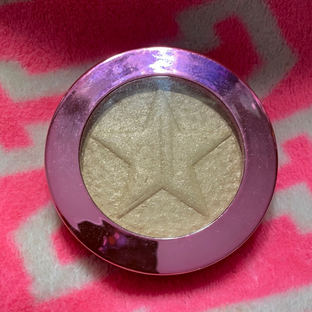 Jeffree star supreme highlighter